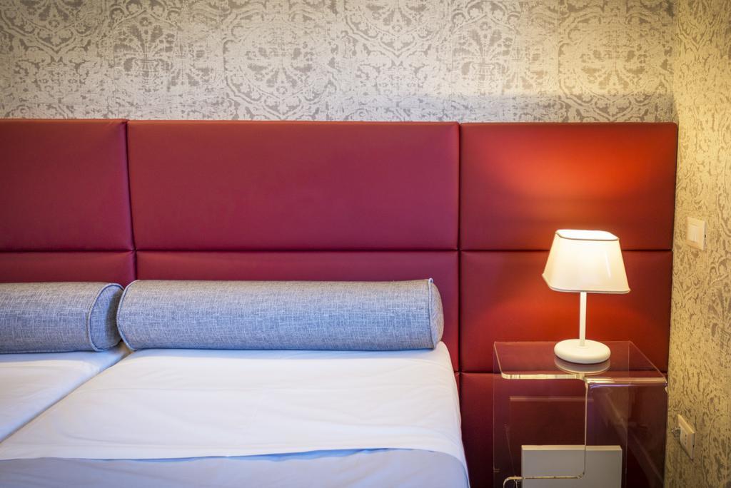 เรซิเดนซา มอนฟี Hotel โรม ภายนอก รูปภาพ